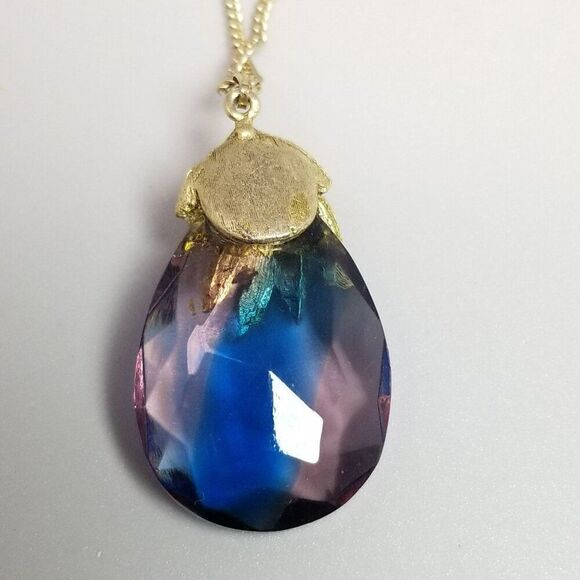 Vintage Blue Purple Glass Drop Shape Pendant Gold Tone Setting and 24 Inch Chain - Picture 4 of 8